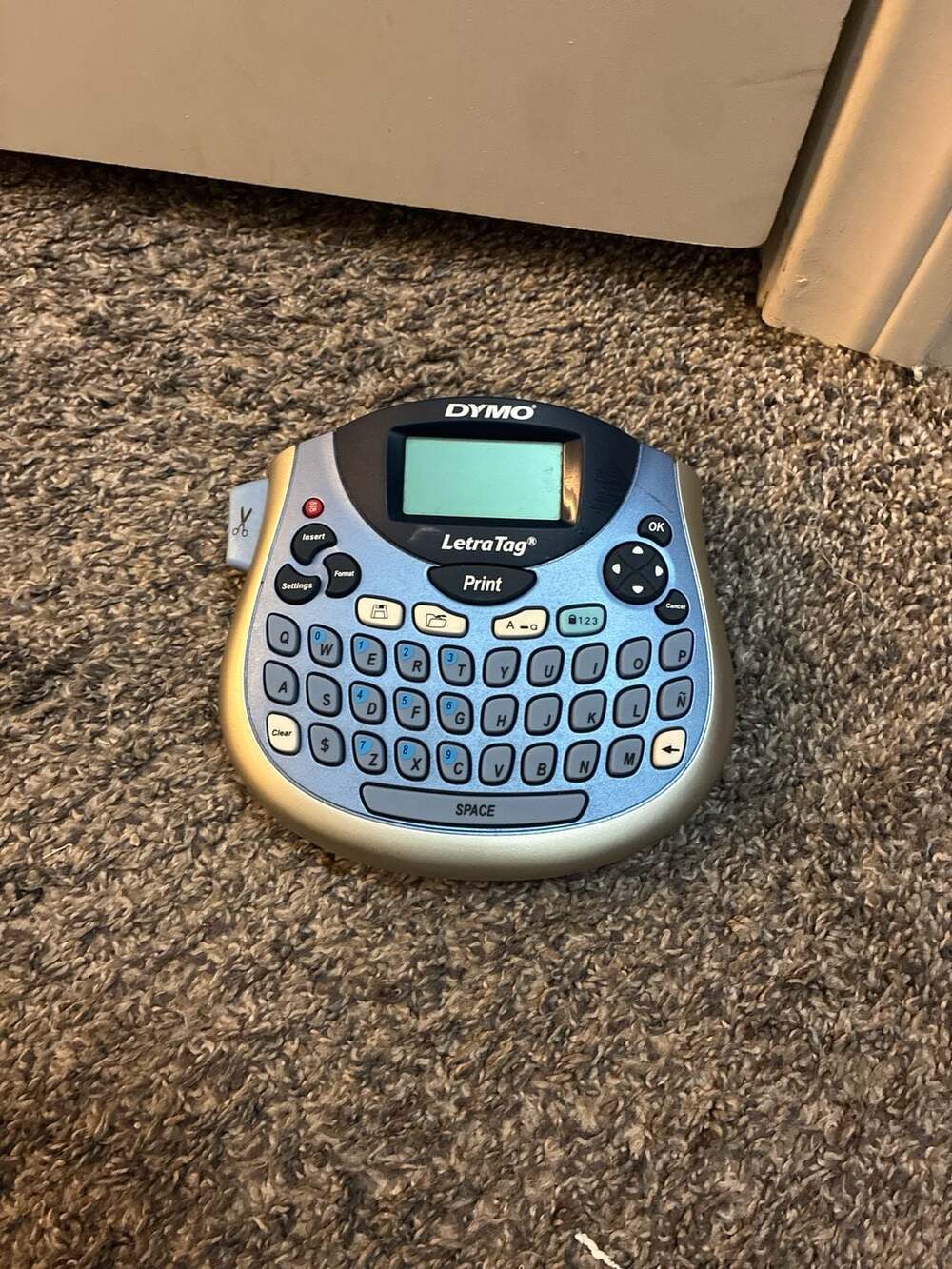 DYMO LetraTag 100T Tabletop Label Maker with QWERTY Keyboard